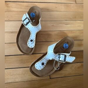 NWT Bio Gold Women's Hand Made in Italy White Leather Rafia Trim Sandal